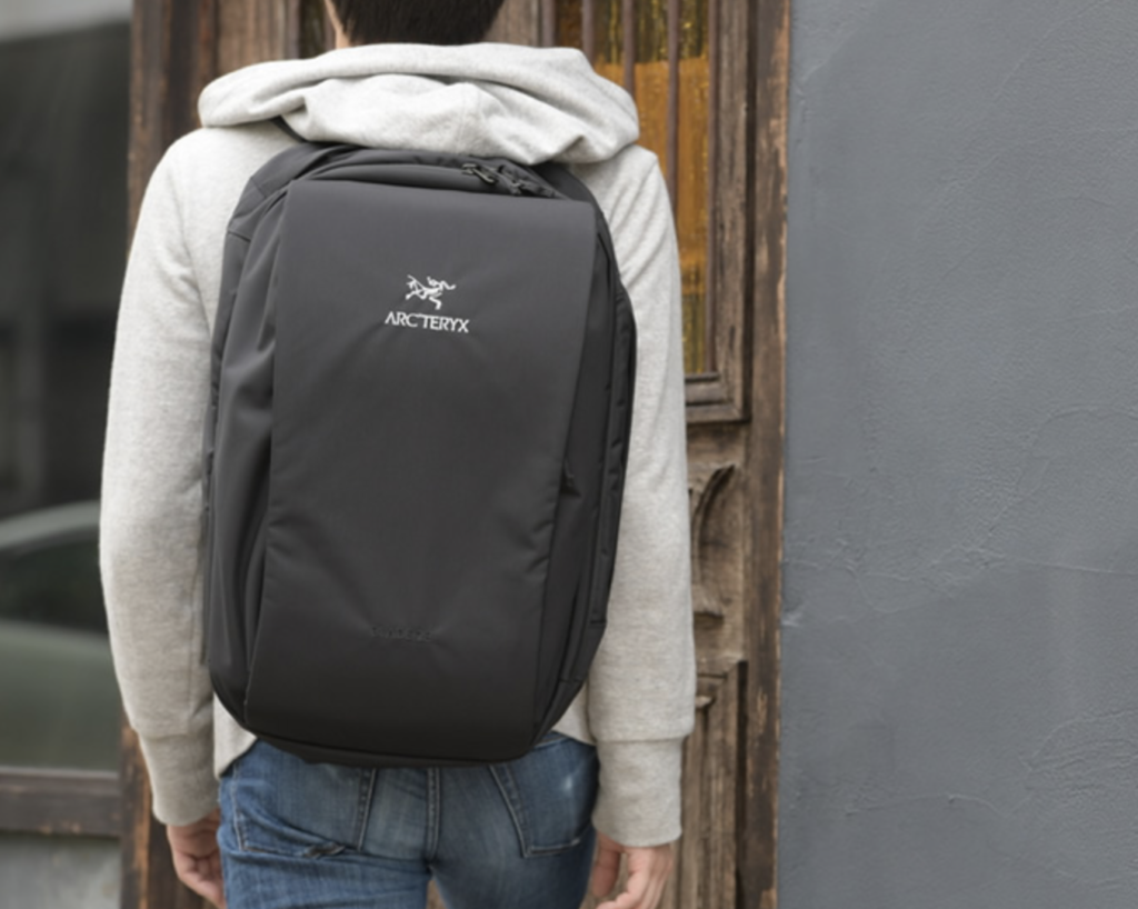 【アークテリクス】Blade 28 荷物が多いビジネスマン向けの高機能性バックパック【リュックレビュー】 - リュックマン