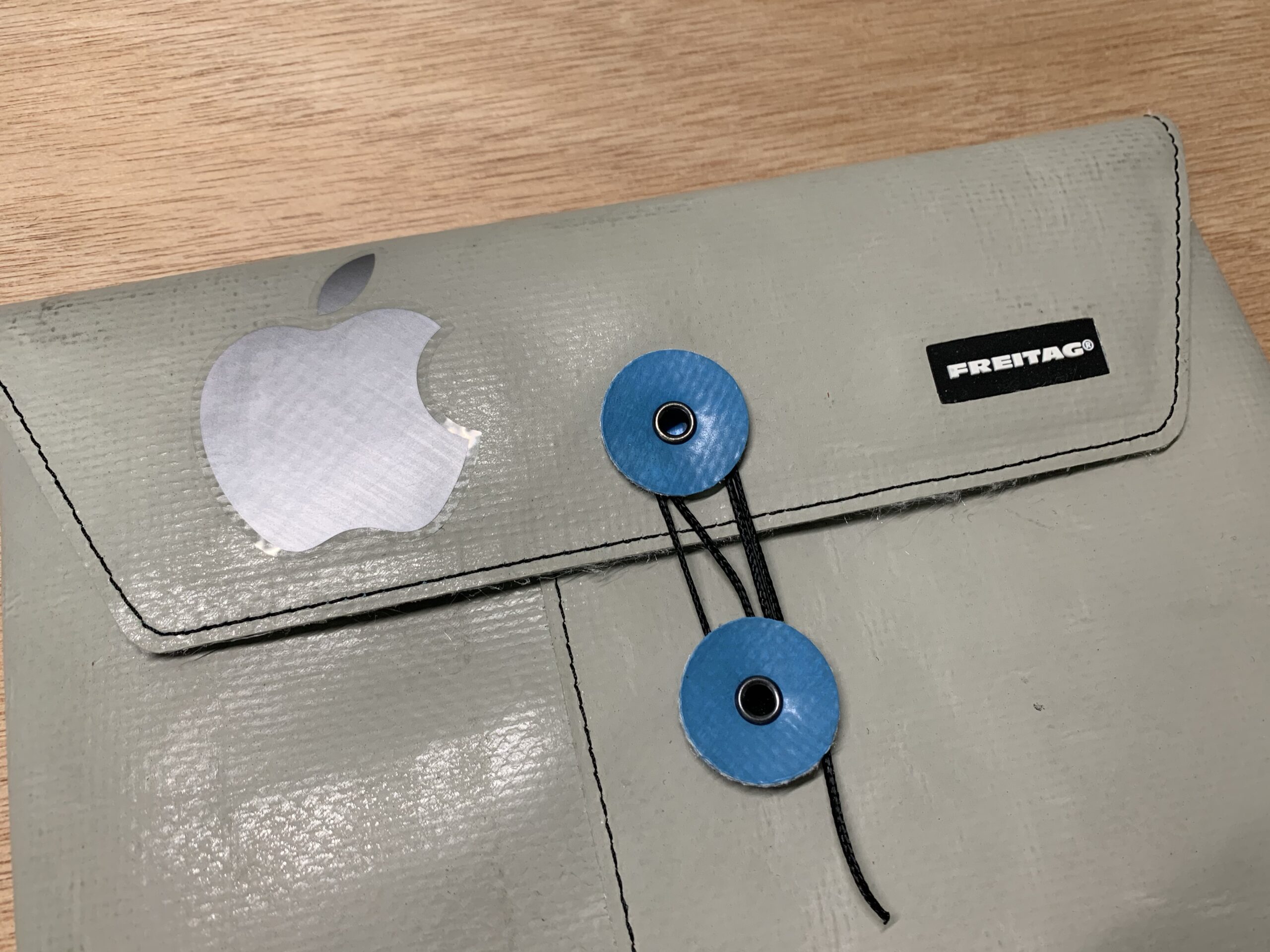 FREITAG】フライターグのMacBookスリーブ買ったけど最高だった件 
